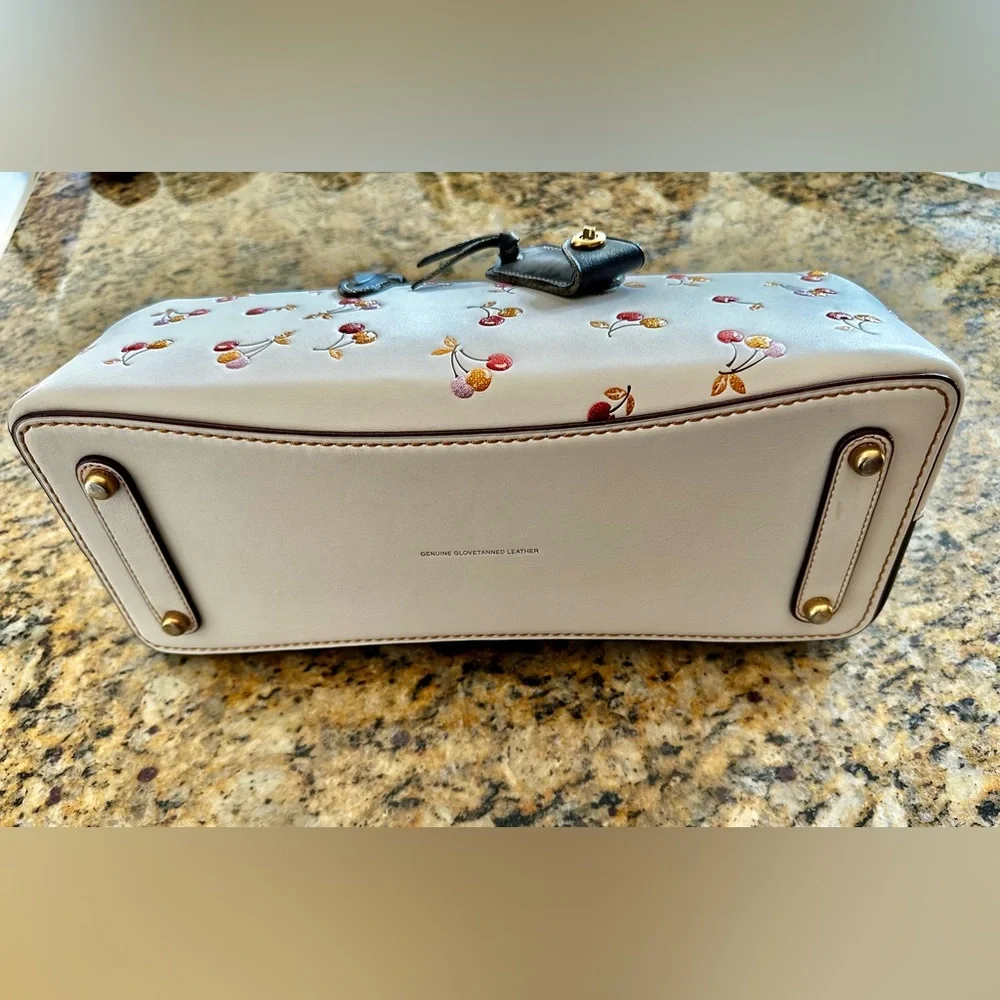 🍒RARE COACH 1941 KISSLOCK SATCHEL 38 CHERRIES!! 🍒 - Picture 7 of 16